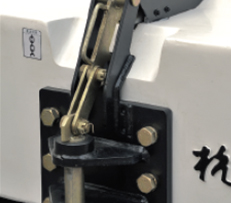 標配全浮式駕駛室